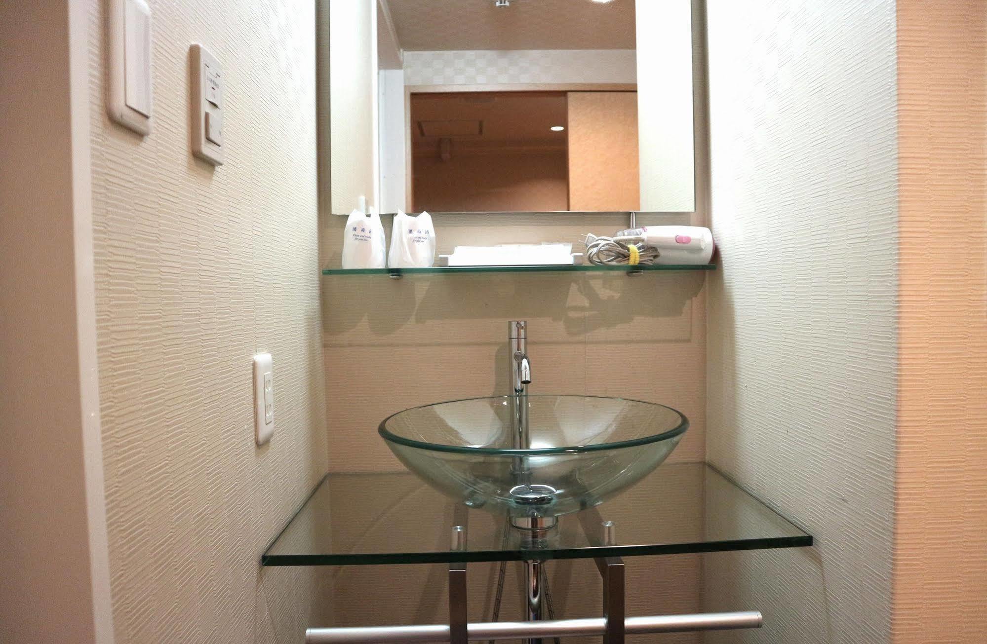 Uehonmachi Plaza Hotel (Adults Only) Osaka Esterno foto