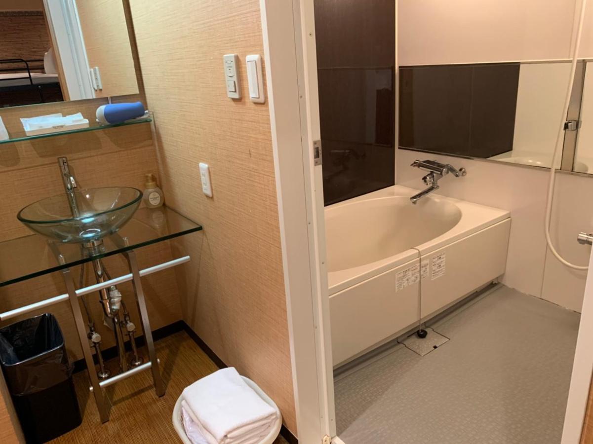 Uehonmachi Plaza Hotel (Adults Only) Osaka Esterno foto